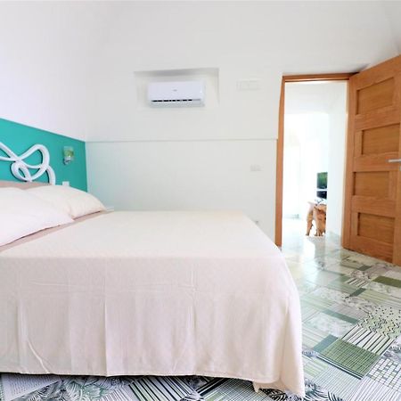 Mary'S Apartments - De Vivo Realty マッサ・ルブレンセ エクステリア 写真
