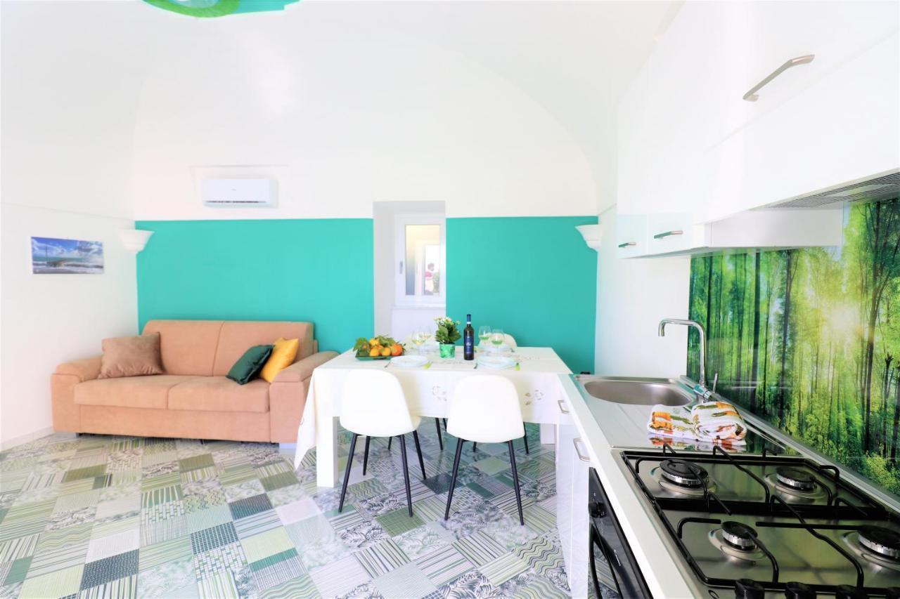 Mary'S Apartments - De Vivo Realty マッサ・ルブレンセ エクステリア 写真