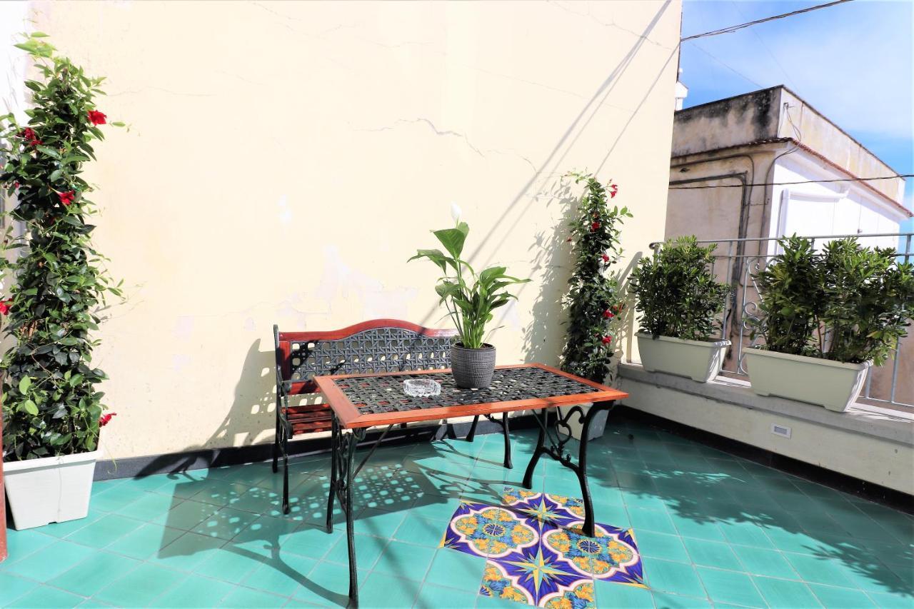 Mary'S Apartments - De Vivo Realty マッサ・ルブレンセ エクステリア 写真