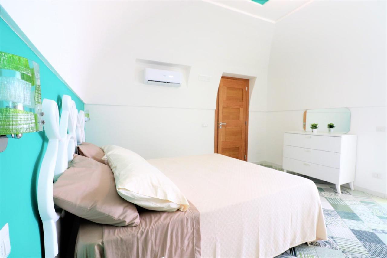 Mary'S Apartments - De Vivo Realty マッサ・ルブレンセ エクステリア 写真