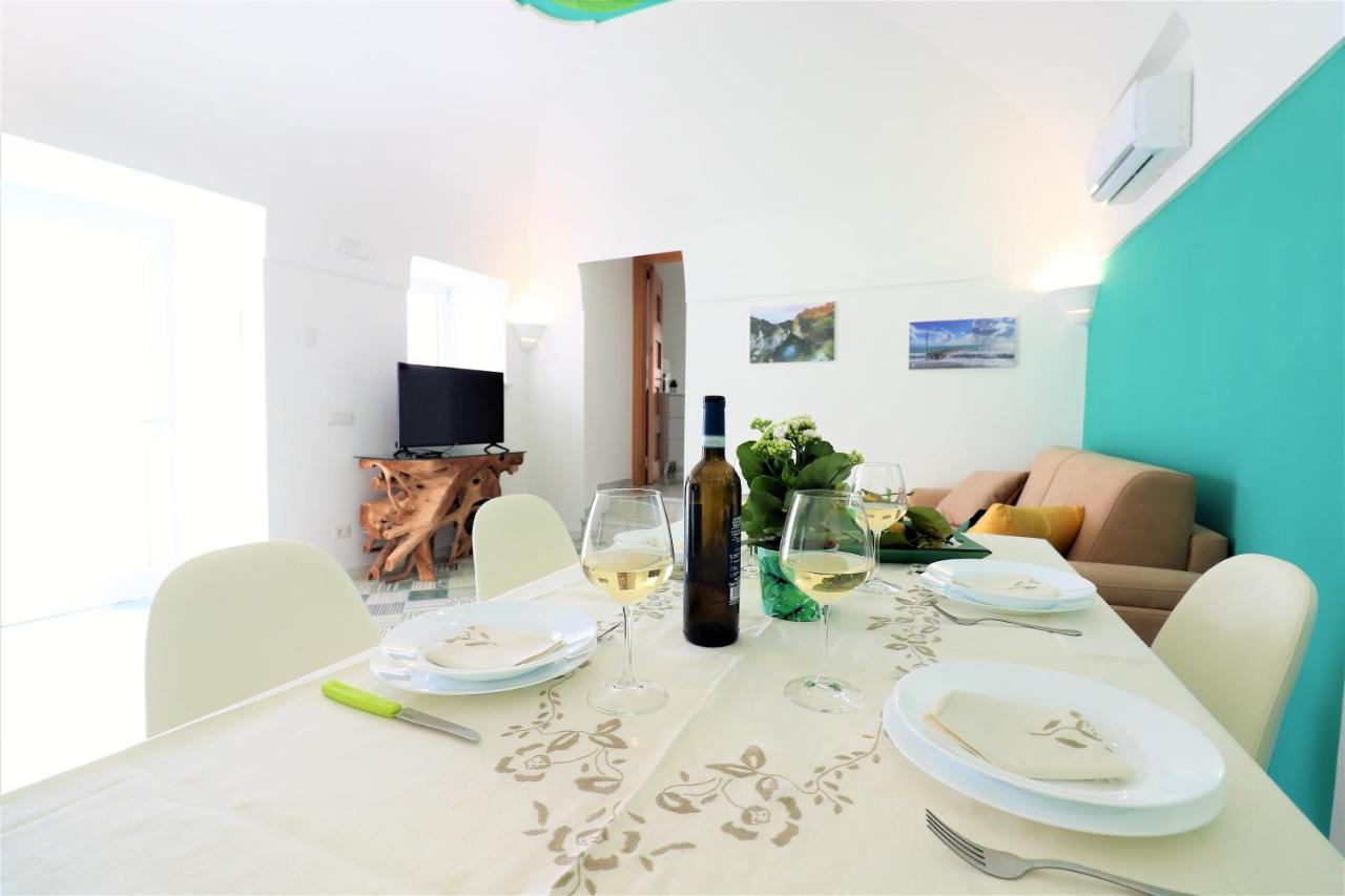 Mary'S Apartments - De Vivo Realty マッサ・ルブレンセ エクステリア 写真