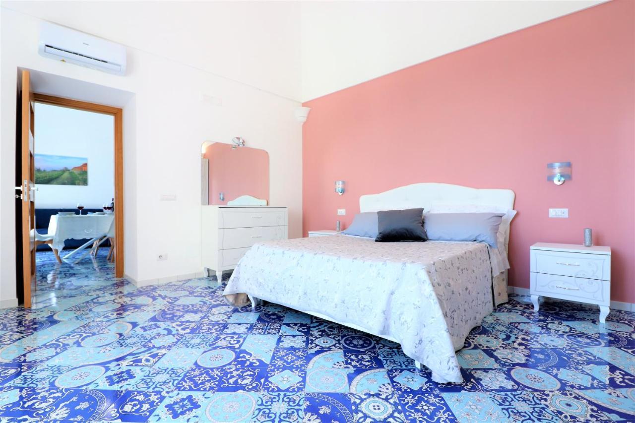 Mary'S Apartments - De Vivo Realty マッサ・ルブレンセ エクステリア 写真