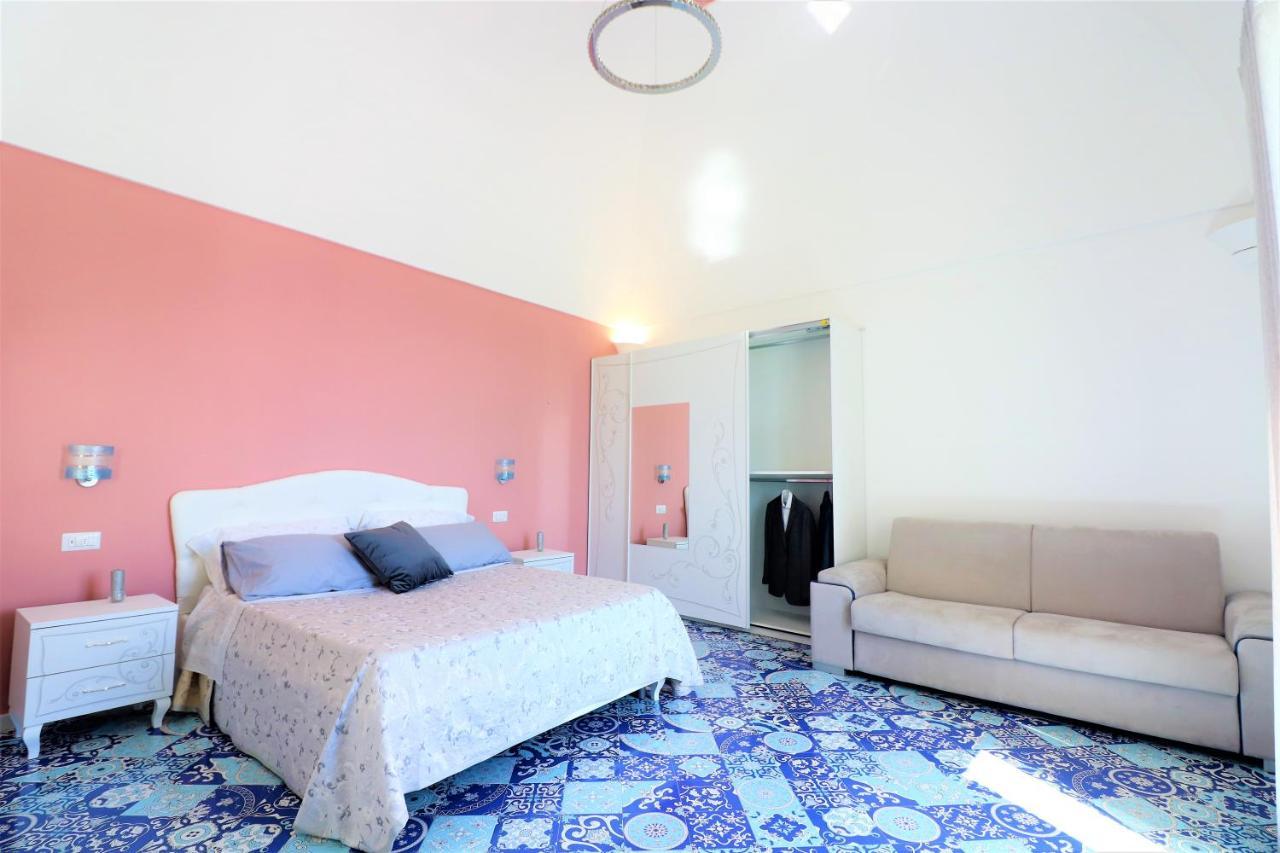 Mary'S Apartments - De Vivo Realty マッサ・ルブレンセ エクステリア 写真
